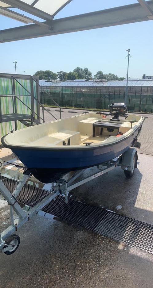 Boot met trailer en motor  RHEA 430 sloepvissersbootboot