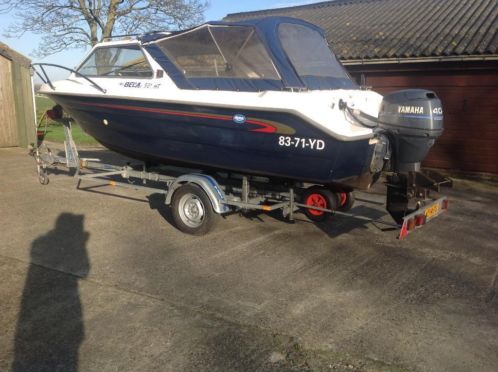 boot motorboot bella met trailer