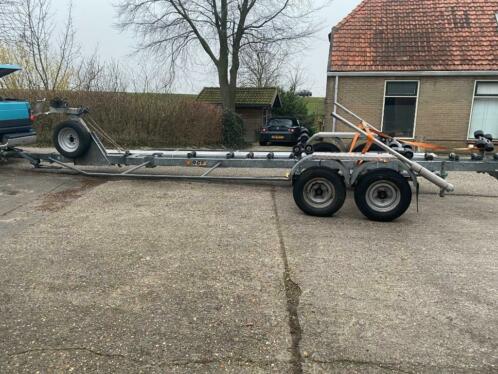 Boot trailer dubbel asser 2400 kg 8 meter