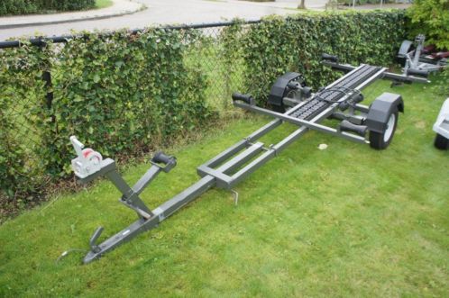 boot trailers divers voor op de weg wisselend aanbod