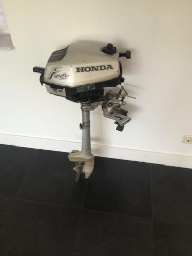 Bootje 3 meter met 2 pk honda motor