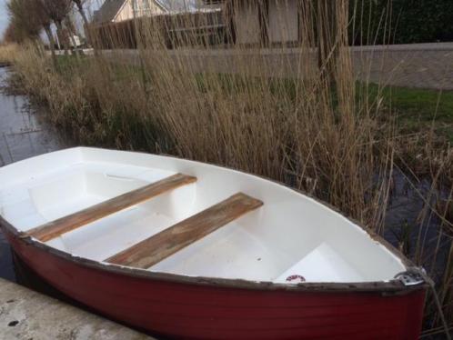 Bootje (geschikt voor buitenboordmotor)