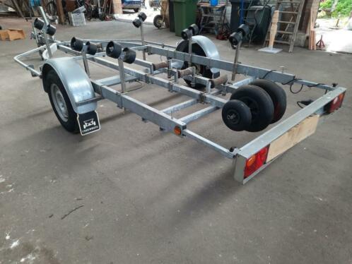 Boottrailer 1013 kg laadvermogen met kenteken te koop