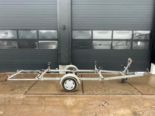 Boottrailer Lengte 560cm met rollen