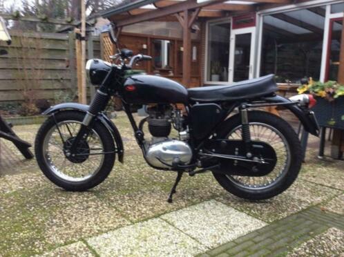 Bsa b40