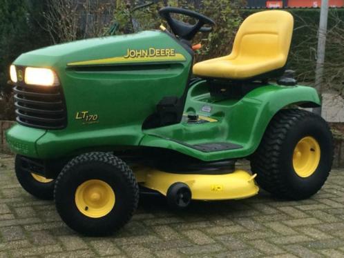 Btp Aanbieding John Deere zitmaaier lt170 hydro 16pk v-twin