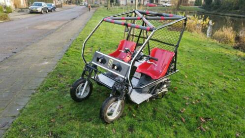 Buggy met 2 x 125cc 4 takt motoren