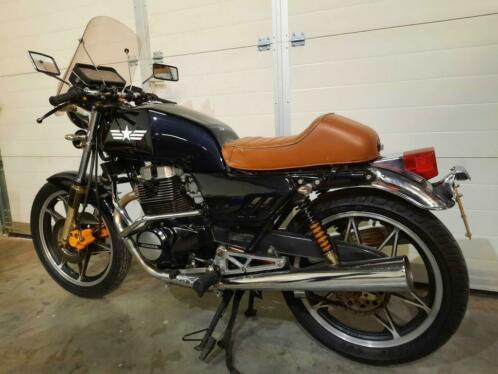 Caferacer. Beginnend motorrijder. 32 Kw