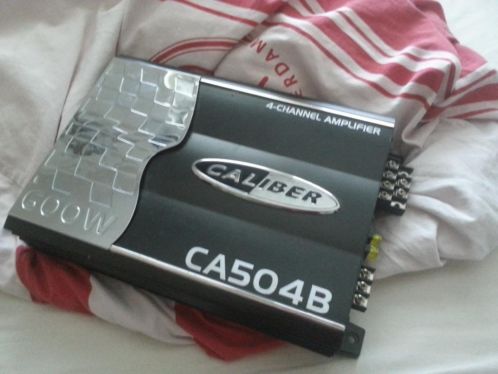 caliber auto versterker 600W