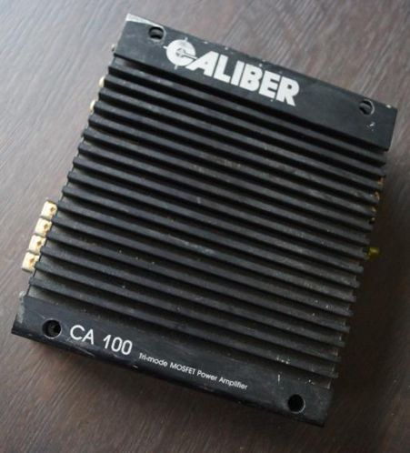 Caliber CA100 versterker (voor auto)