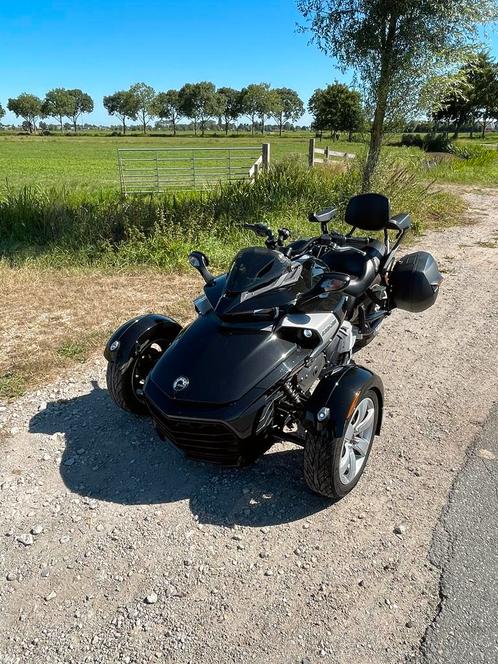 Can am spyder f3  nieuwe Apk en achterband