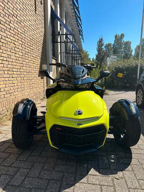 Can Am Spyder F3 Special Series Manta Green