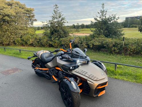 Can am spyder liquid titanium