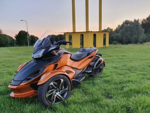 can-am spyder sts 2014