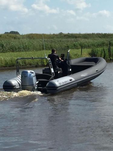 Capelli 700 work incl. 250pk Honda en trailer, vaarklaar