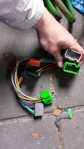 Car-iso-car verloopkabel voor volvo v40s40 (oude type)