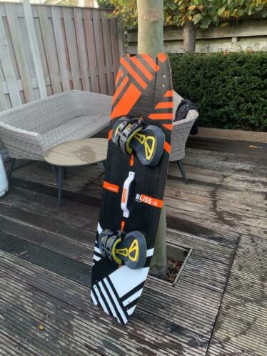 carbon kite board (RRD bliss v5 LTD) 135. incl pads.