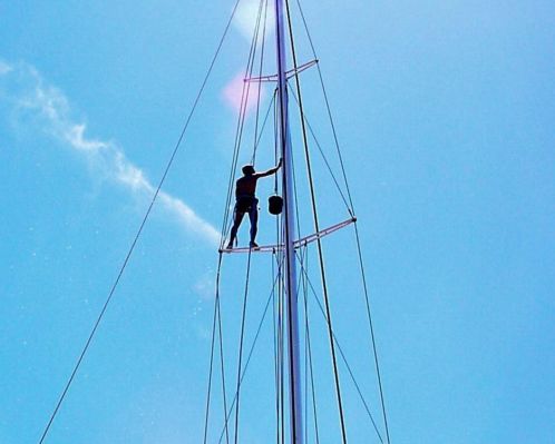 Carbon mast voor een zeilboot van 45 tot 55 voet.