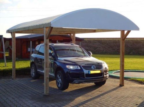  Carports met zware constructie en polyester dakschalen