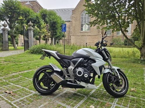 CB1000R weinig km en met veel extrax27s