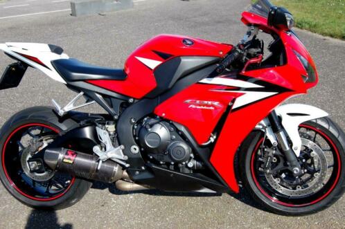 CBR 1000 rr Fireblade Akrapovic cbr1000rr nieuw model 20th