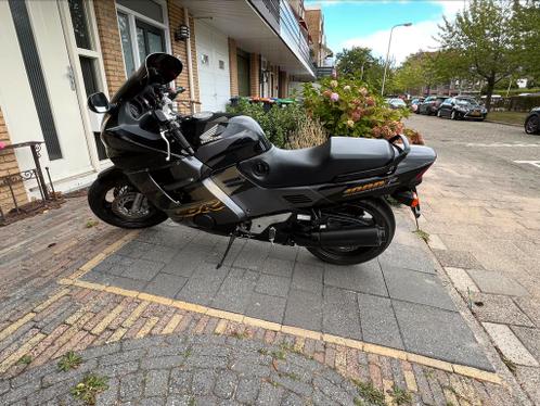 Cbr1000f met maar  31.600km 1650