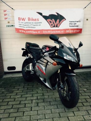 CBR600RR 2005 heeft maar 5664 km gelopen cbr 600 cbr600 rr