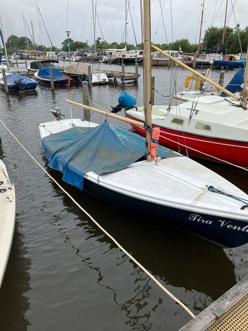 Centaur zeilboot met Mariner BB motor en ligplaats