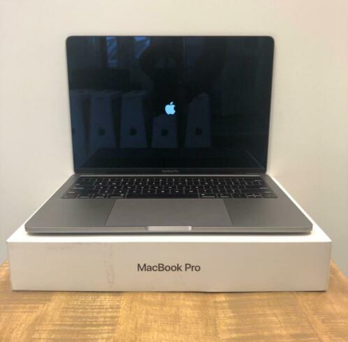Chapp  MacBook Pro 13 inch 2019 2.4  Open box model  BTW