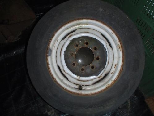 Chevrolet G30 reserve wheel 8 gaats