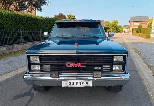 Chevrolet GMC suburban oldtimer rijd prima 86 7.4 benzine