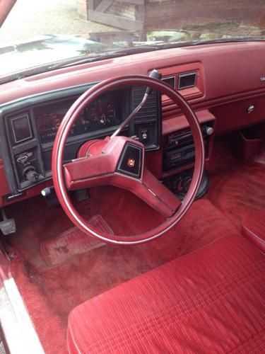 Chevrolet Malibu 1980 V8 met 2 jaar APK en sper as 