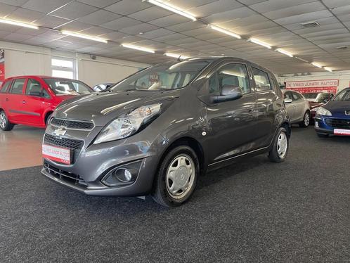 Chevrolet Spark 1.0 16V LTZ Boekjes aanwezig, airco en een n