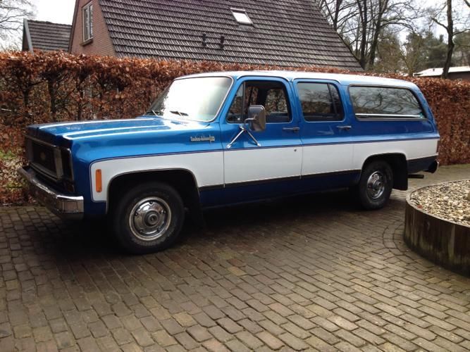 Chevrolet Suburban 1973 Blauw