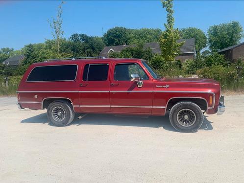 Chevrolet Suburban 7.4 Custom L 10 AUT 1974 Rood