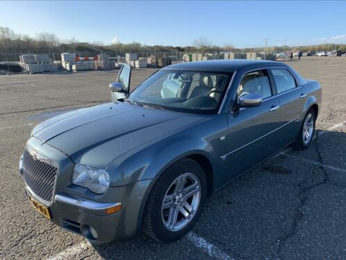 Chrysler 300C 2004 Groen HEMI V8 Young Timer