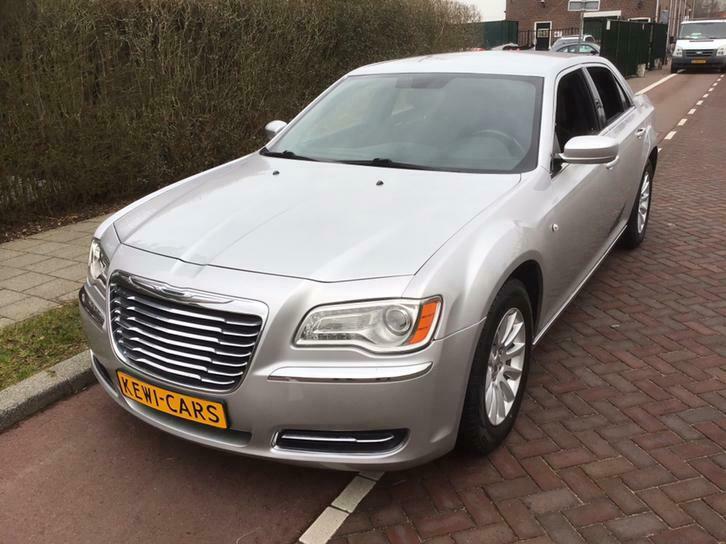 Chrysler 300C 2011 AUTOMAAT GRIJS NU 12950 of BIEDEN