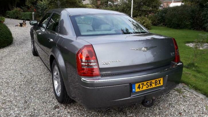 Chrysler 300C 3.0 CRD V6 AUT 2006 Grijs, zuinig (1 op 12)