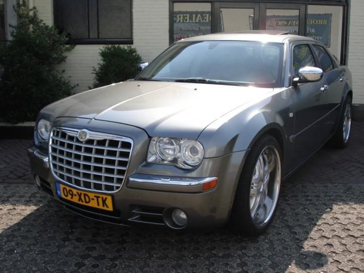 Chrysler 300C 3.0 V6 CRD Business (bj 2007, automaat)