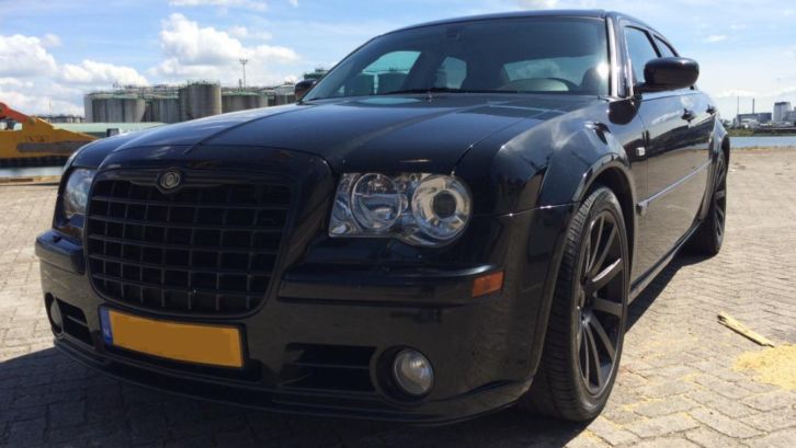 Chrysler 300C 6.1 SRT-8 Black editon inruil bespreekbaar