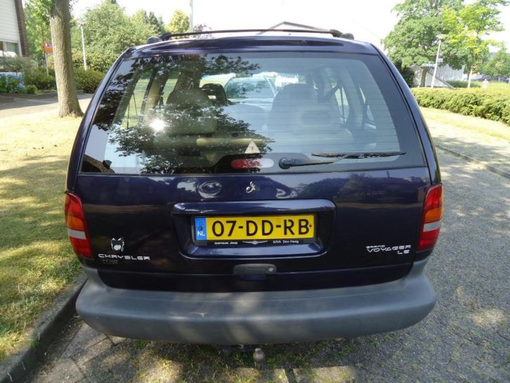 Chrysler Grand-Voyager 3.3 I AUT 1999 Paars