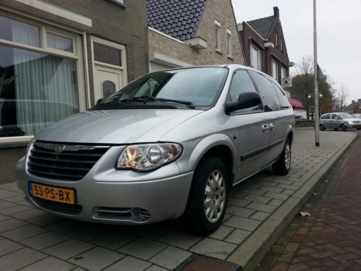 Chrysler Grand-Voyager 3.3 I AUT 2004 Grijs 6 pers  7 pers 