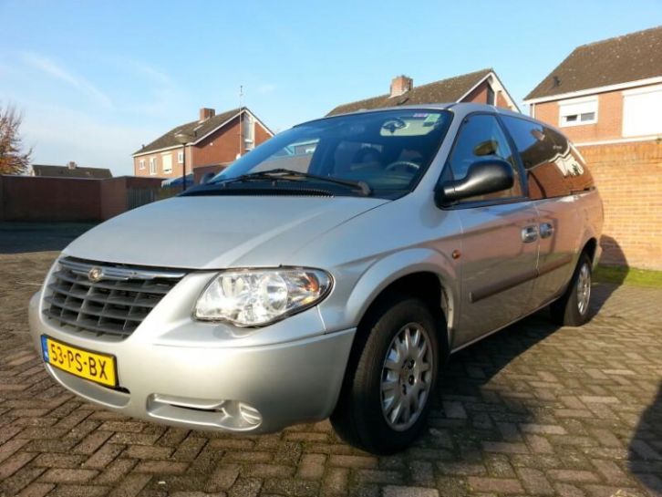 Chrysler Grand-Voyager 3.3 I AUT 2004 Grijs 7 pers en 6 pers