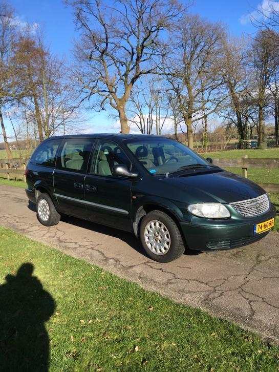 Chrysler Grand-Voyager rolstoel auto met knielsysteem