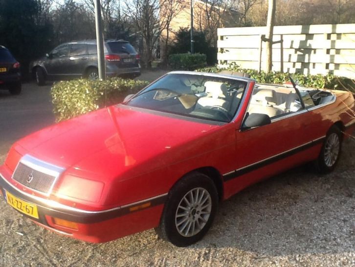 Chrysler LE-Baron 2.5 I Conv AUT K6 1990 Rood