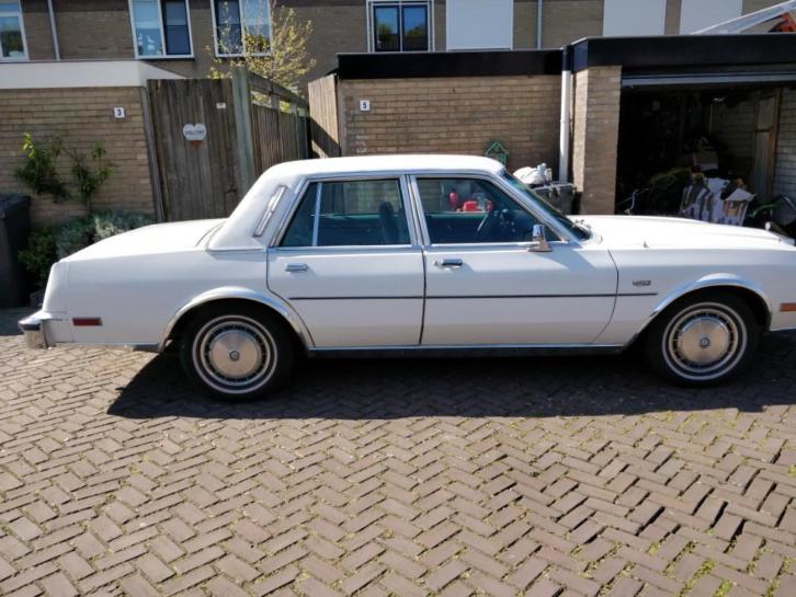 Chrysler LE-Baron 5.2 AUT 1981 uniek Goedkoop in WB