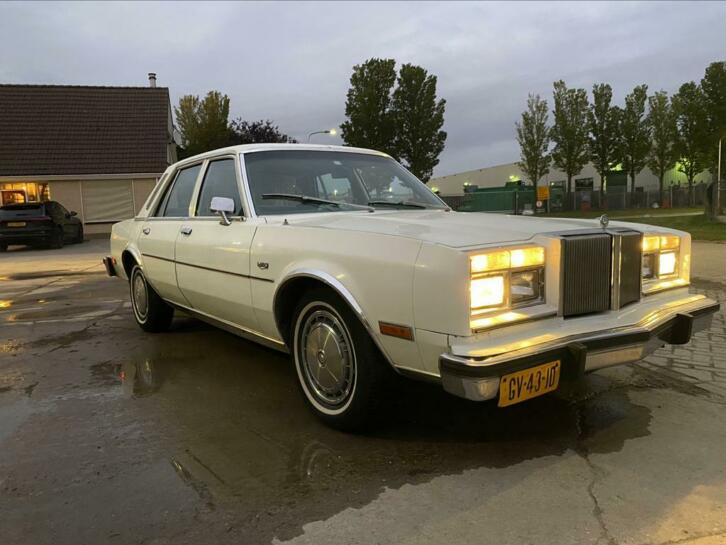 Chrysler LE-Baron 5.2 AUT 1981 Wit