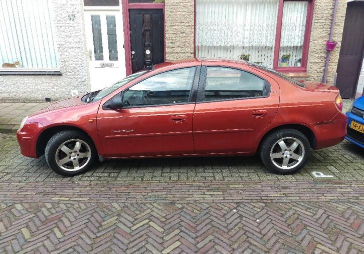 Chrysler Neon 2.0 I 16V 2000 Rood, met Navigatiesysteem