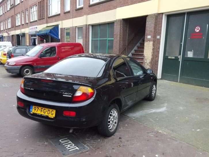 Chrysler Neon 2.0 I 16V 2000 Zwart APK tot maart 2017