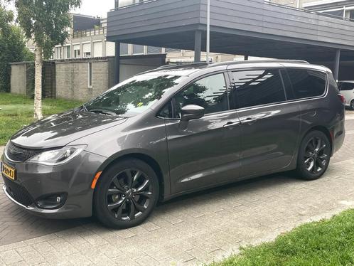 Chrysler Pacifica Touring L Plus S Pack Granite Crystal 2018
